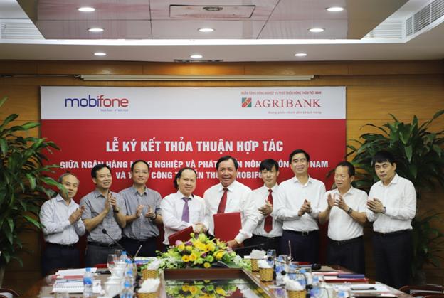 Agribank ký kết thỏa thuận hợp tác với Tổng Công ty MobiFone.