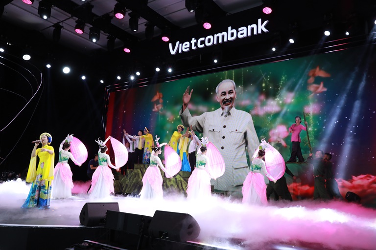 Hình ảnh Hội thi văn hóa Vietcombank dưới ánh sáng tư tưởng Hồ Chí Minh.