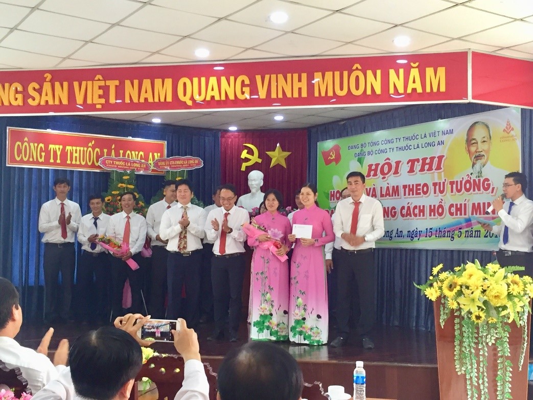 Đội thi Chi bộ 1 xuất sắc nhận Giải nhất Hội thi Học tập và làm theo  tư tưởng, đạo đức, phong cách Hồ Chí Minh năm 2019.