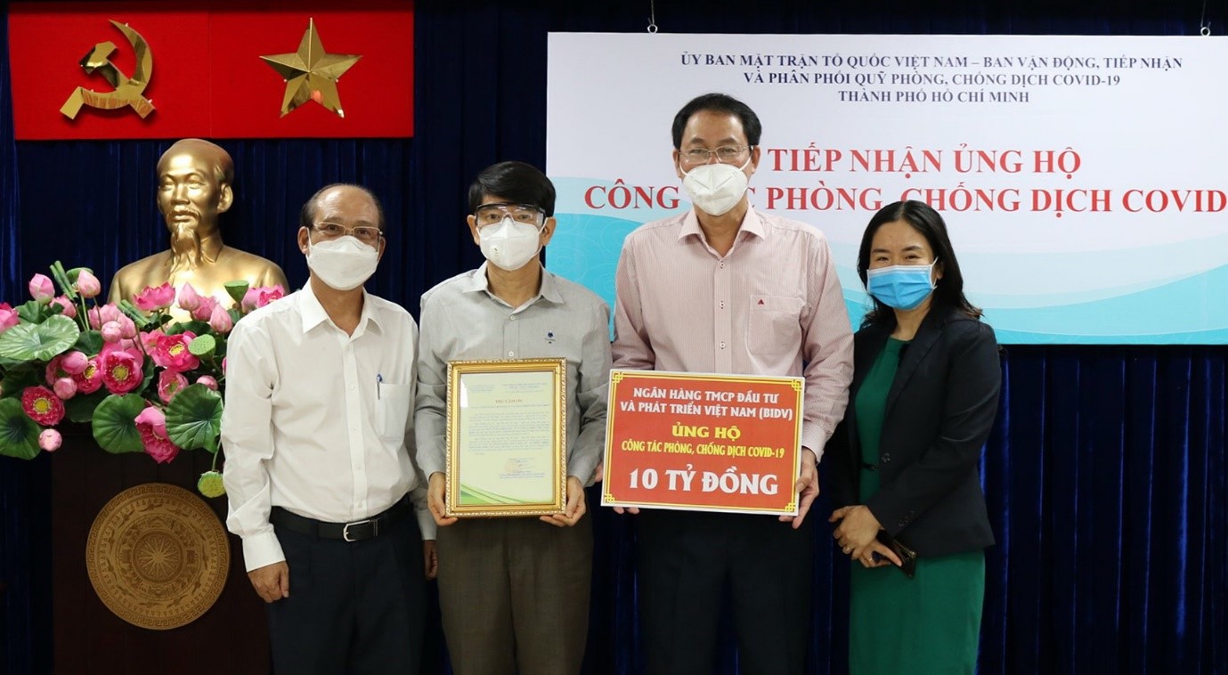 Ngân hàng TMCP Đầu tư và Phát triển Việt Nam ủng hộ Thành phố Hồ Chí Minh phòng chống Covid-19 đợt 1 .