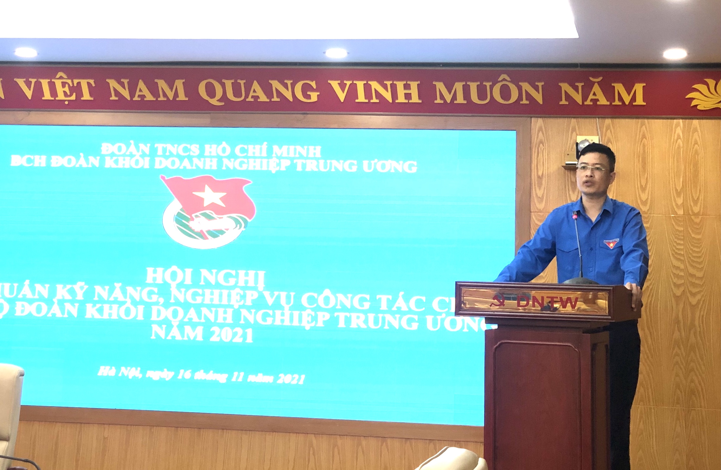 Đồng chí Nguyễn Văn Quyết, Phó Bí thư Thường trực Đoàn Khối DNTW phát biểu tại Hội nghị Tập huấn.