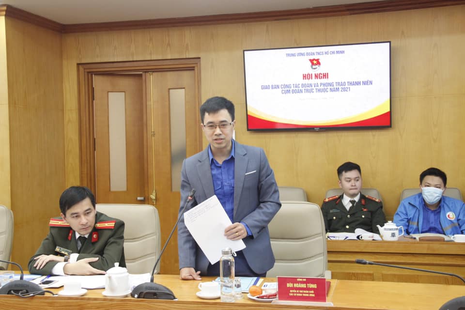 Đồng chí Bùi Hoàng Tùng, Quyền Bí thư Đoàn Khối các cơ quan Trung ương phát biểu tại Hội nghị