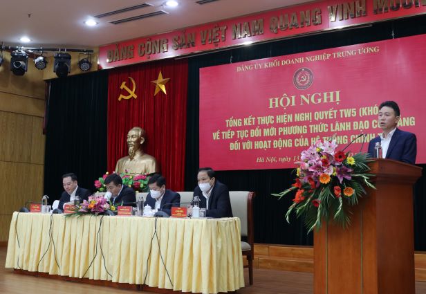Đồng chí Lê Anh Sơn, Bí thư Đảng ủy, Chủ tịch HĐTV Tổng công ty Hàng hải Việt Nam tham luận tại Hội nghị.