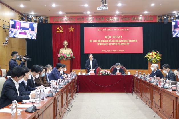 đồng chí Nguyễn Long Hải - Ủy viên dự khuyết Trung ương Đảng, Bí thư Đảng ủy Khối Doanh nghiệp Trung ương, Phó Trưởng Ban chỉ đạo đề án phát biểu tại Hội thảo.