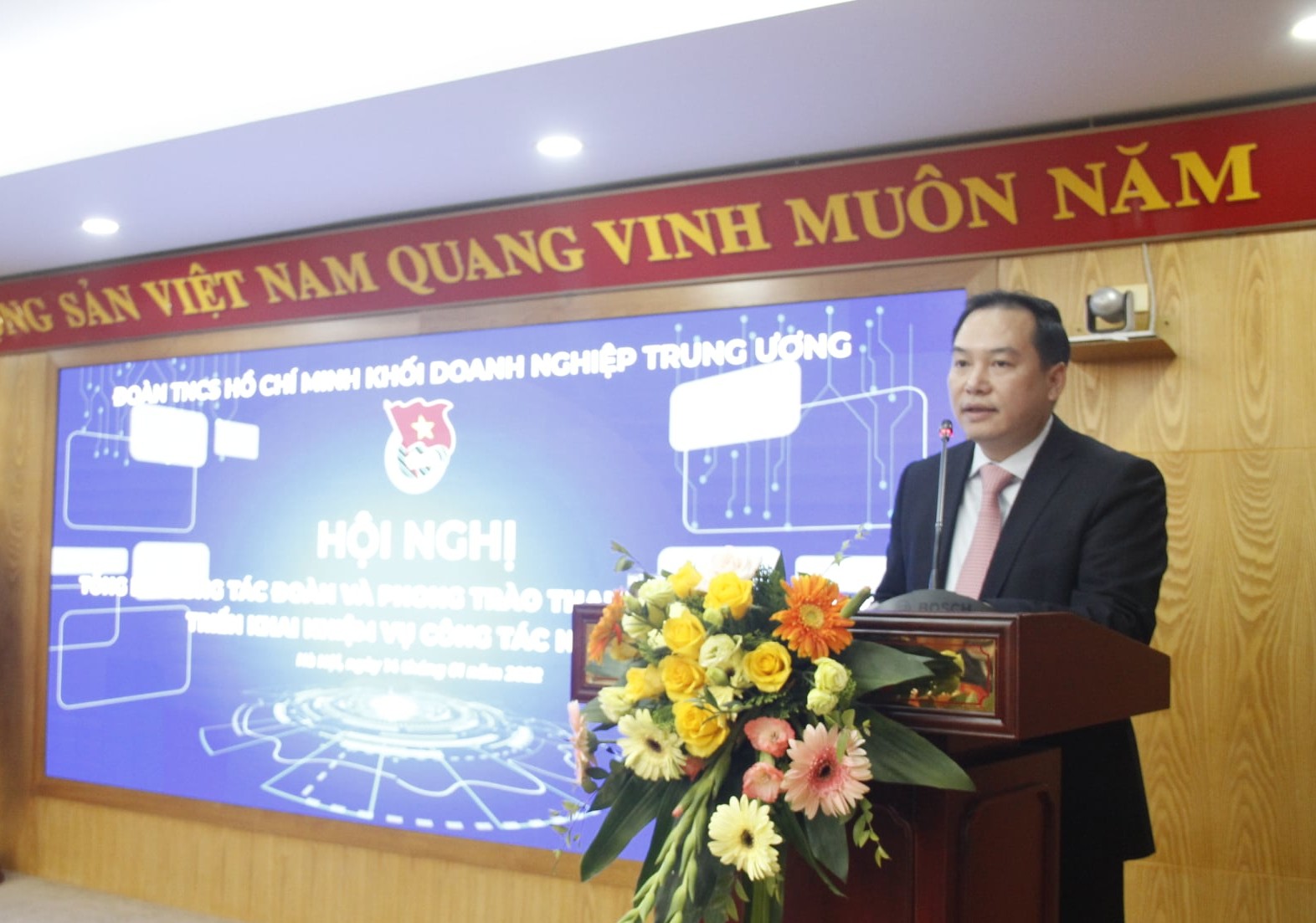 Đồng chí Hồ Xuân Trường, Phó Bí thư Đảng uỷ Khối Doanh nghiệp Trung ương dự và phát biểu chỉ đạo.