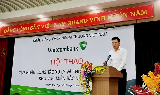TS. Phạm Mạnh Thắng, Phó Tổng giám đốc Vietcombank phát biểu tại Hội thảo tập huấn công tác quản lý và xử lý nợ có vấn đề.
