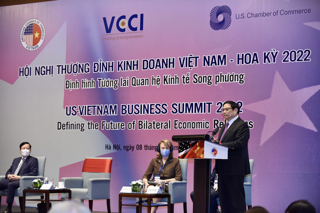Thay mặt lãnh đạo Đảng, Nhà nước, Chính phủ Việt Nam, Thủ tướng cảm ơn sự giúp đỡ quý báu của Chính phủ, nhân dân và các doanh nghiệp, nhà đầu tư Hoa Kỳ đối với Việt Nam thời gian qua trong công tác phòng, chống dịch. 