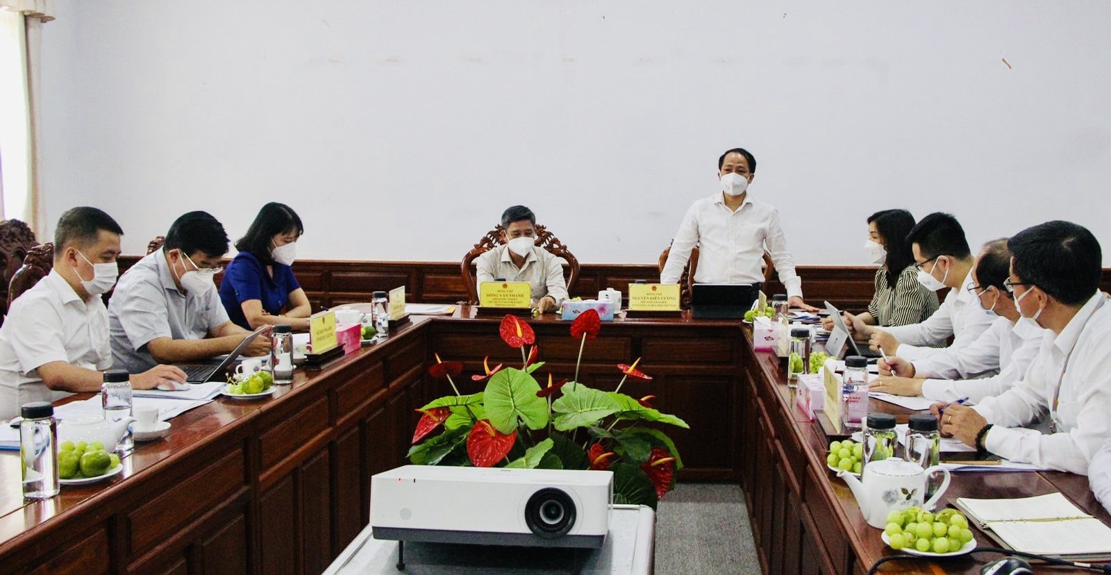 Đồng chí Nguyễn Kiên Cường, Phó Tổng giám đốc TCT phát biểu tại buổi làm việc.