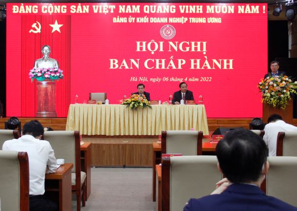 Đồng chí Trần Minh Bình, Ủy viên BCH Đảng bộ Khối, Bí thư Đảng ủy, Chủ tịch HĐQT Ngân hàng TMCP Công thương Việt Nam.