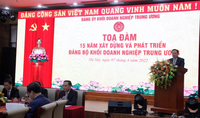 Đồng chí Nguyễn Hoàng Anh - Ủy viên Trung ương Đảng, Bí thư Ban Cán sự Đảng, Chủ tịch Ủy ban phát biểu tại buổi làm việc.