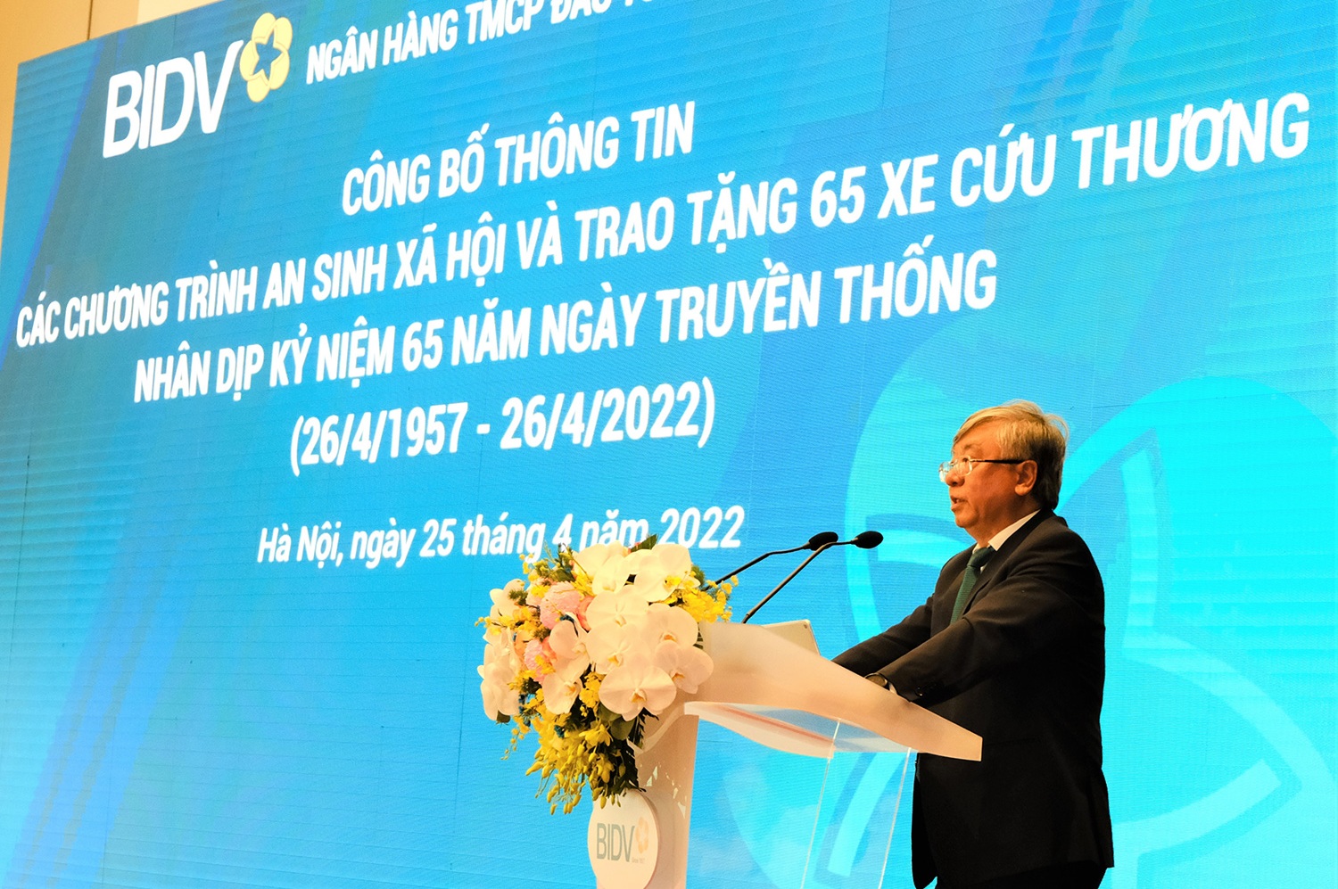 Đồng chí Trần Xuân Hoàng, Ủy viên HĐQT, Chủ tịch Công đoàn BIDV phát biểu tại buổi Lễ.
