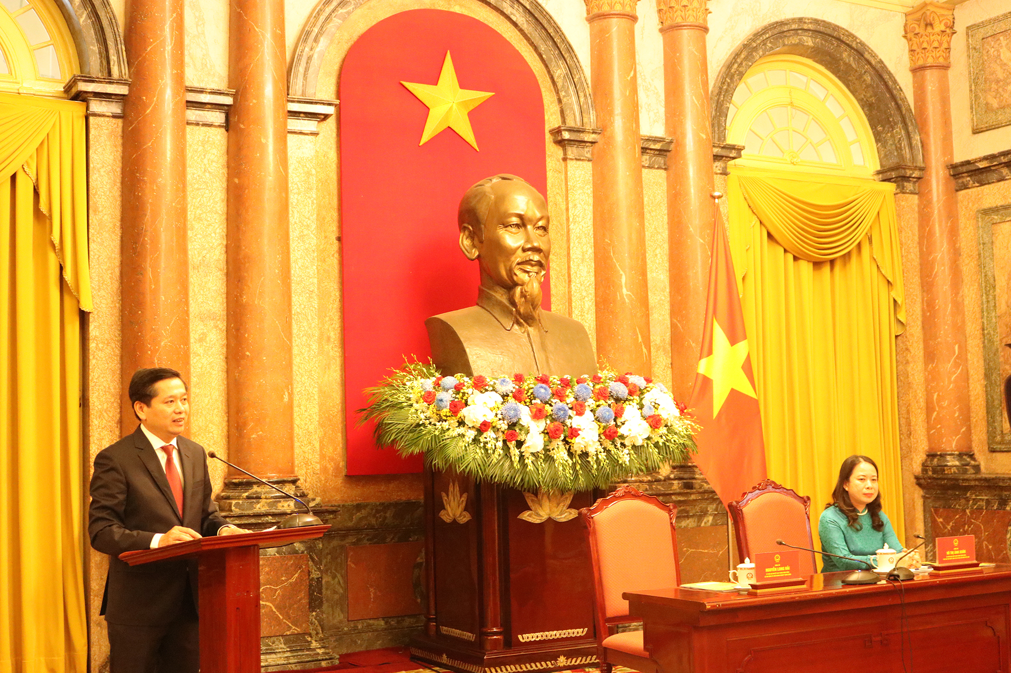 Đồng chí Nguyễn Long Hải, Bí thư Đảng uỷ Khối Doanh nghiệp Trung ương phát biểu đáp từ.Nguyê