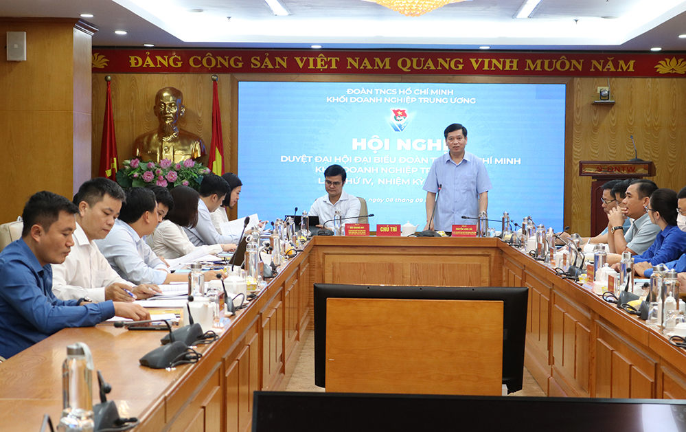 đồng chí Nguyễn Long Hải - Ủy viên dự khuyết BCH Trung ương Đảng, Bí thư Đảng ủy Khối chủ trì Hội nghị.