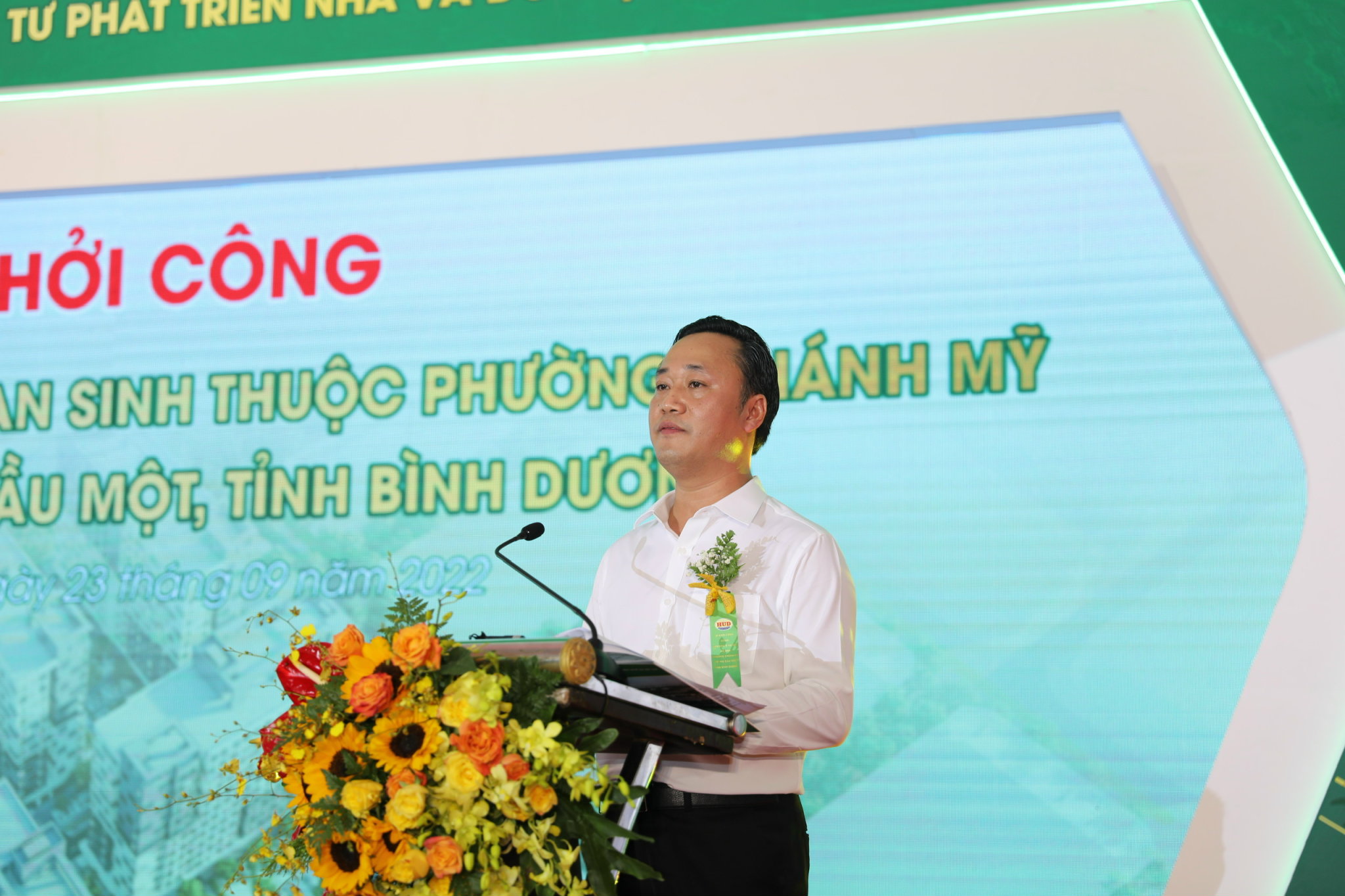 đồng chí Nguyễn Việt Hùng, Bí thư Đảng uỷ, Chủ tịch HĐTV Tổng công ty Đầu tư phát triển nhà và đô thị phát biểu kết luận Hội nghị.