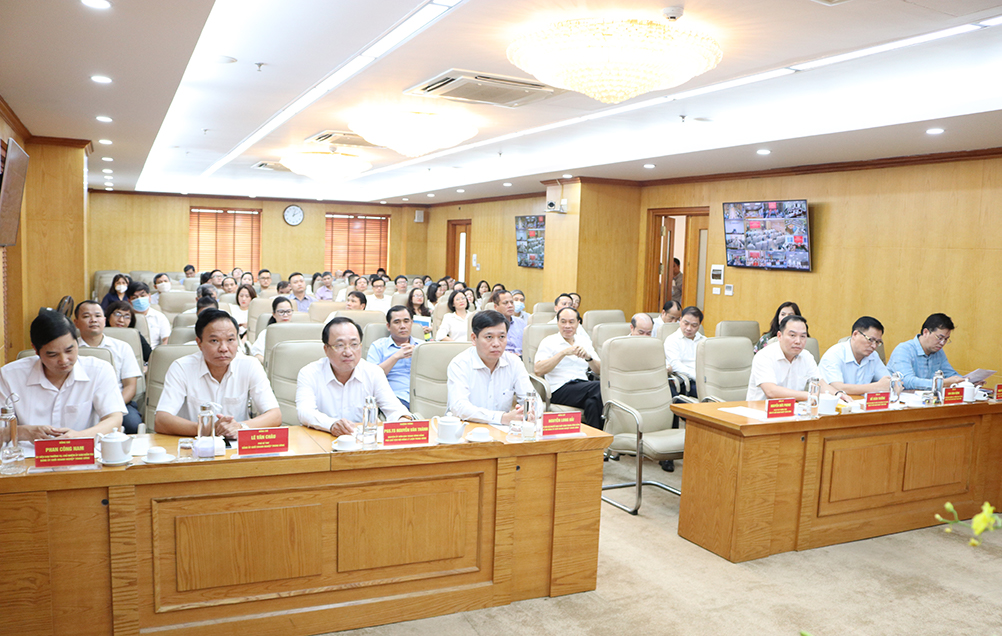 Các đại biểu tham dự Hội nghị tại điểm cầu Cơ quan Đảng uỷ Khối Doanh nghiệp Trung ương.