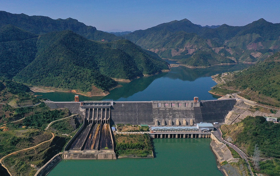 Tập đoàn đã hoàn thành nhiều công trình quan trọng, trong đó có Nhà máy thủy điện Sơn La.
