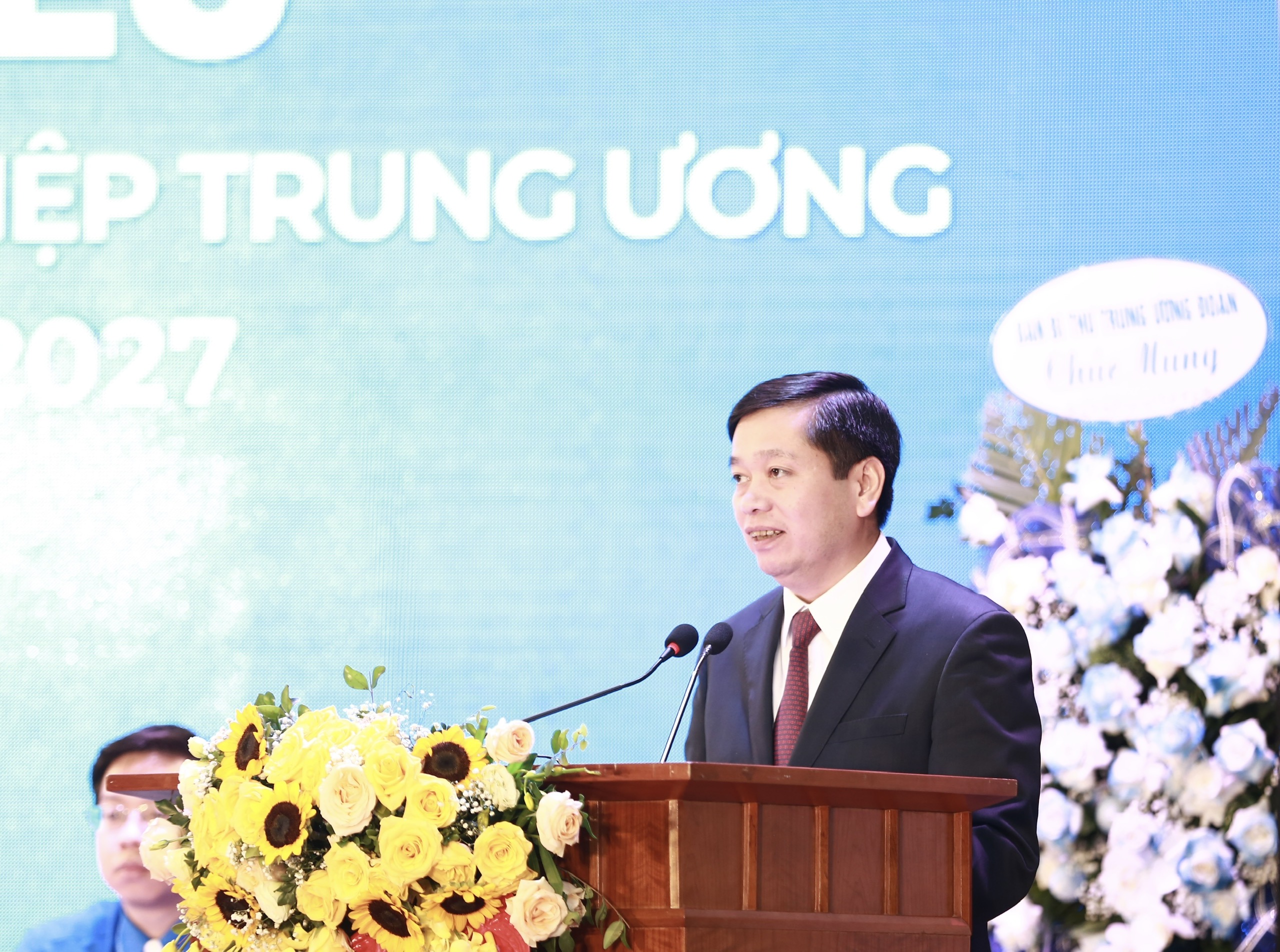 Đồng chí Nguyễn Long Hải, Ủy viên dự khuyết Ban Chấp hành Trung ương Đảng, Bí thư Đảng uỷ Khối Doanh nghiệp Trung ương phát biểu chỉ đại Đại hội.