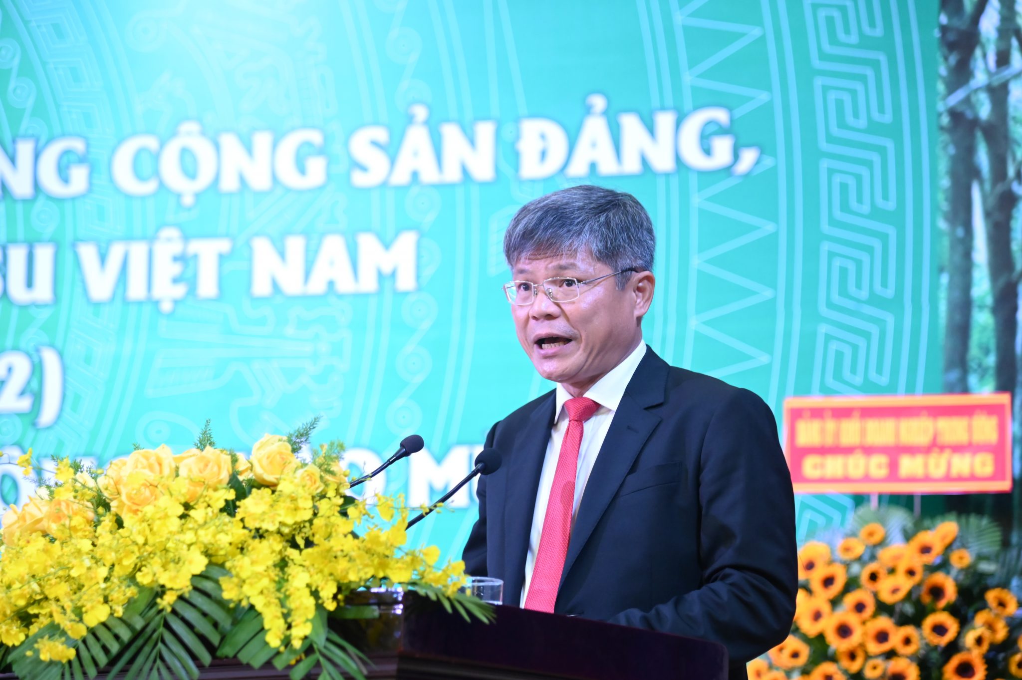 Đồng chí Trần Công Kha – Bí thư Đảng ủy, Chủ tịch HĐQT Tập đoàn phát biểu tại buổi kỷ niệm.