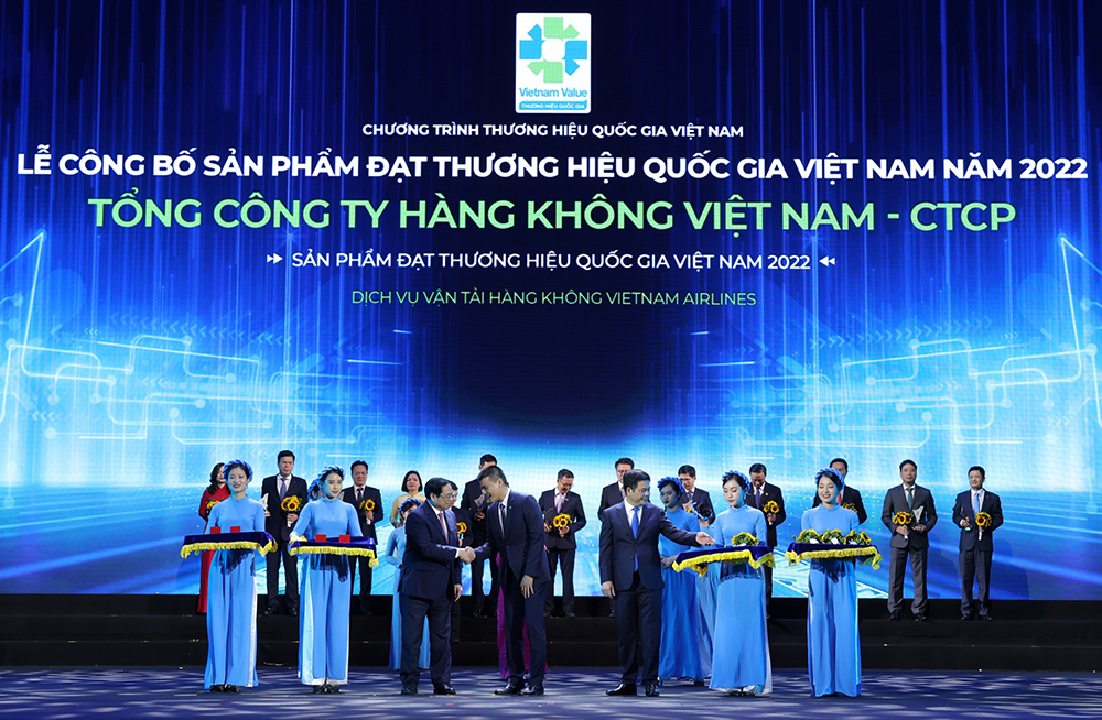 Vietnam Airlines được vinh danh doanh nghiệp có sản phẩm đạt Thương hiệu quốc gia năm 2022. 