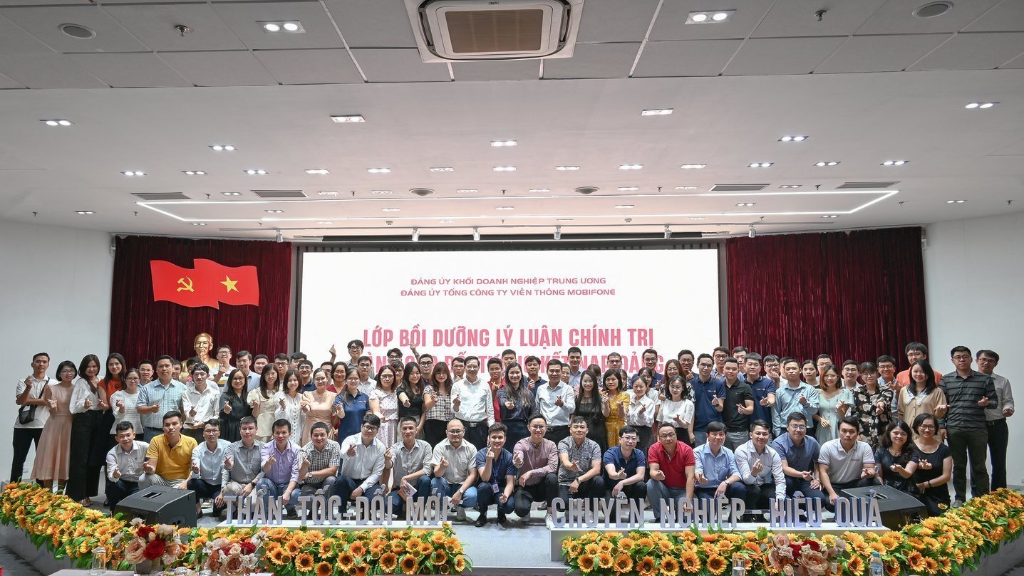 Đảng ủy MobiFone chú trọng công tác bồi dưỡng, đào tạo nâng cao nhận thức về việc Học và làm theo tấm gương Chủ tịch Hồ Chí Minh.