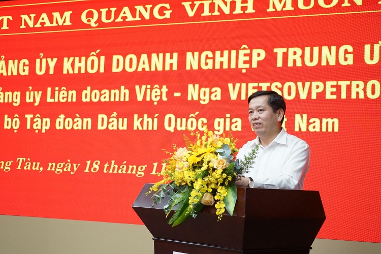 Đồng chí Nguyễn Long Hải - Bí thư Đảng ủy Khối DNTW phát biểu tại buổi làm việc.