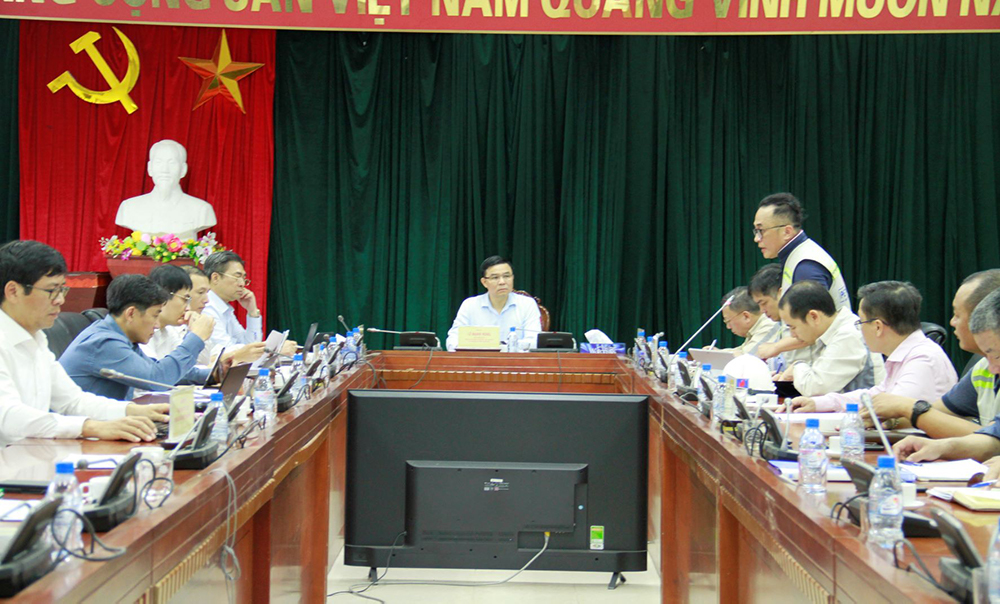 Tổng giám đốc Petrovietnam Lê Mạnh Hùng chủ trì giao ban công trường NMNĐ Thái Bình 2.