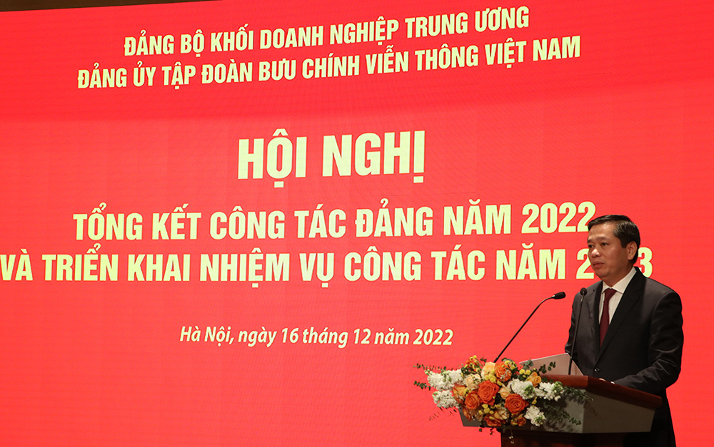 Đồng chí Nguyễn Long Hải, Uỷ viên dự khuyết BCH Trung ương Đảng, Bí thư Đảng uỷ Khối Doanh nghiệp Trung ương phát biểu tại Hội nghị.