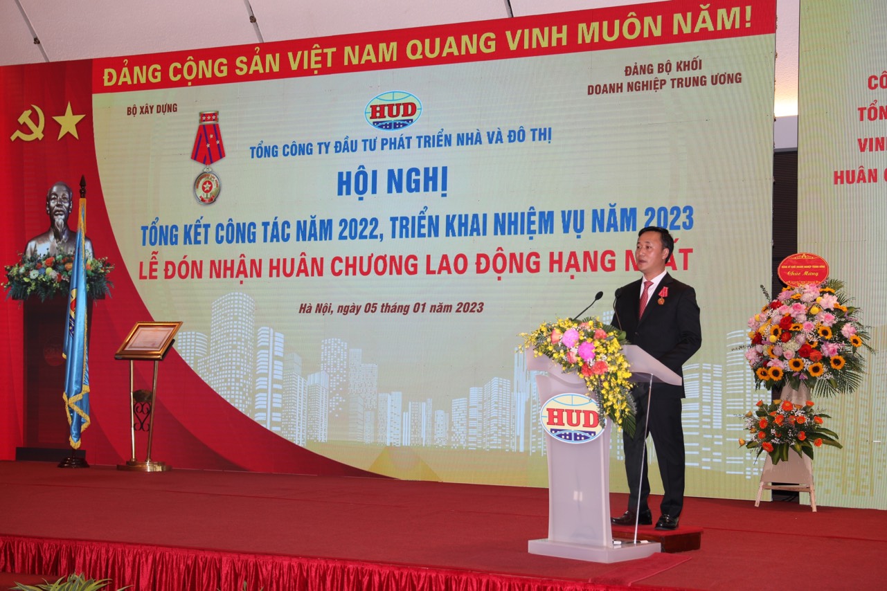 Bí thư Đảng uỷ, Chủ tịch HĐQT HUD Nguyễn Việt Hùng phát biểu khai mạc Hội nghị.