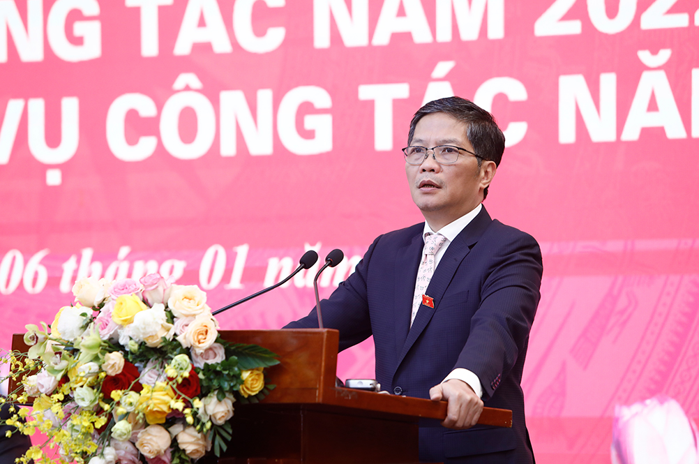 Đồng chí Trần Tuấn Anh, Ủy viên Bộ Chính trị, Trưởng ban Kinh tế Trung ương phát biểu chỉ đạo Hội nghị. 