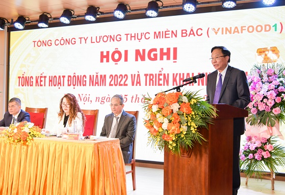 Đ/c Lê Văn Châu, Phó Bí thư Đảng ủy Khối Doanh nghiệp Trung ương phát biểu chỉ đạo tại hội nghị.