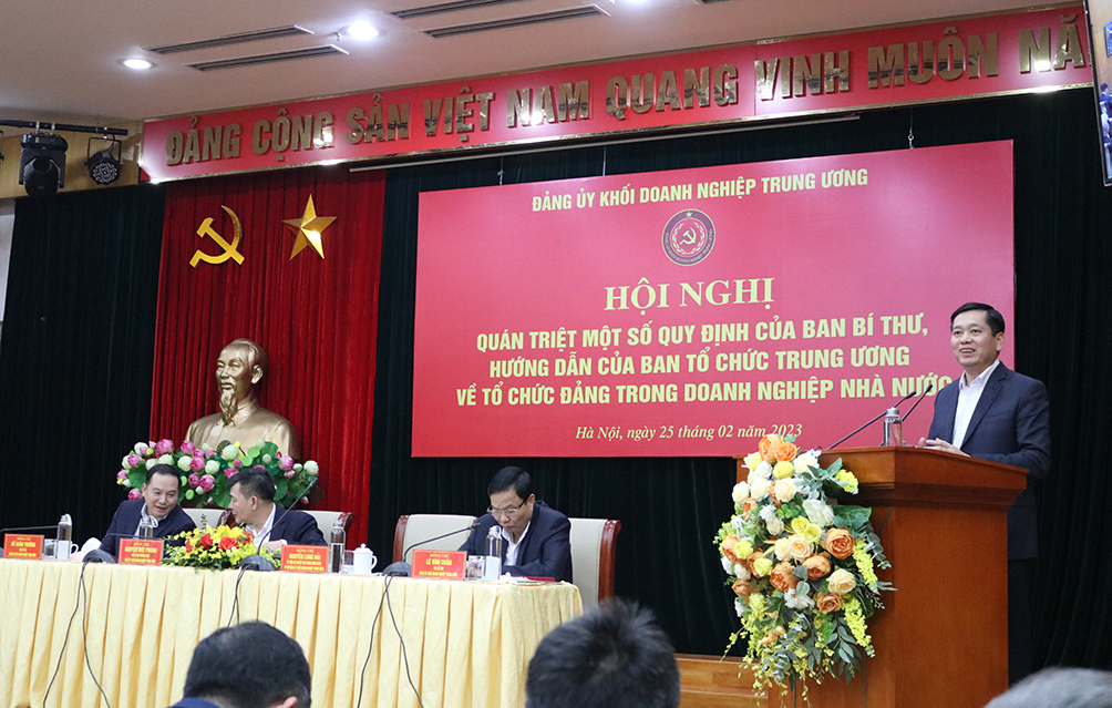 đồng chí Nguyễn Long Hải - Bí thư Đảng ủy Khối DNTW phát biểu Kết luận Hội nghị.