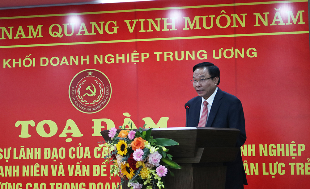 đồng chí Lê Văn Châu - Phó Bí thư Đảng uỷ Khối Doanh nghiệp Trung ương phát biểu tại buổi làm việc.