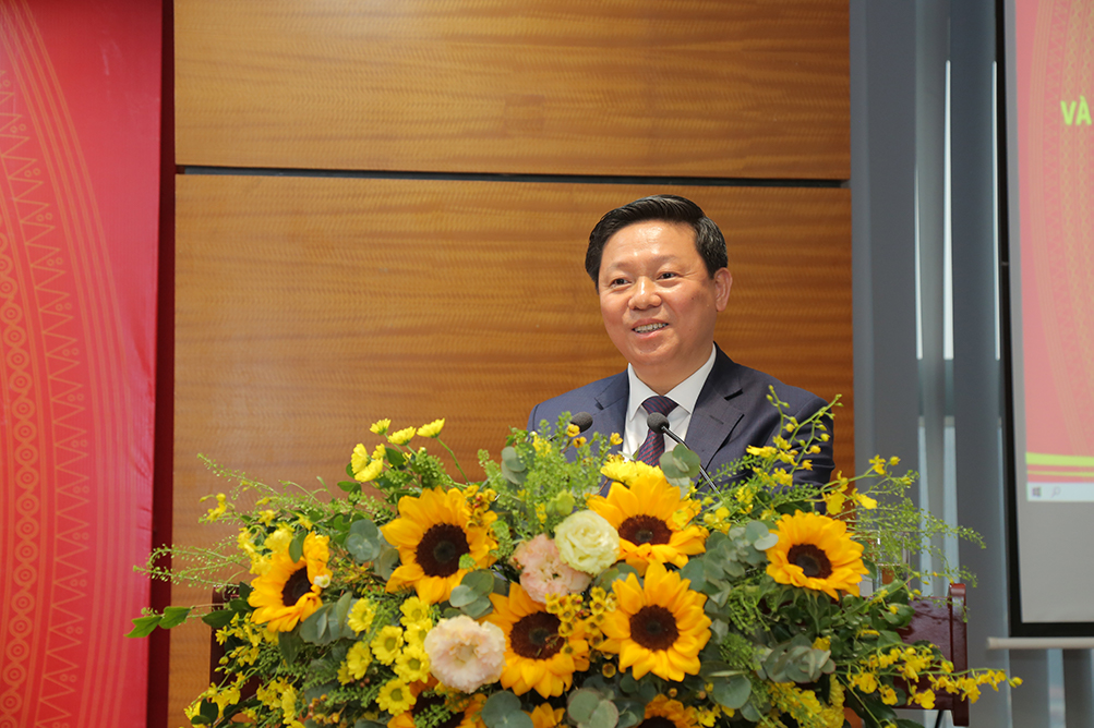 đồng chí Trần Thanh Lâm, Phó Trưởng Ban Tuyên giáo Trung ương phát biểu tại Hội thảo.