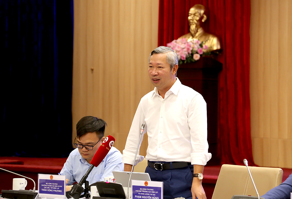 Đồng chí Phạm Nguyên Hùng - Phó Cục trưởng Cục Điện lực & Năng lượng tái tạo phát biểu tại Hội nghị.