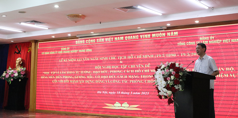 PGS.TS Lâm Quốc Tuấn, Viện trưởng Viện Xây dựng Đảng, Học viện Chính trị Quốc gia Hồ Chí Minh truyền đạt nội dung Chuyên đề học tập và làm theo tư tưởng, đạo đức, phong cách Hồ Chí Minh năm 2023.