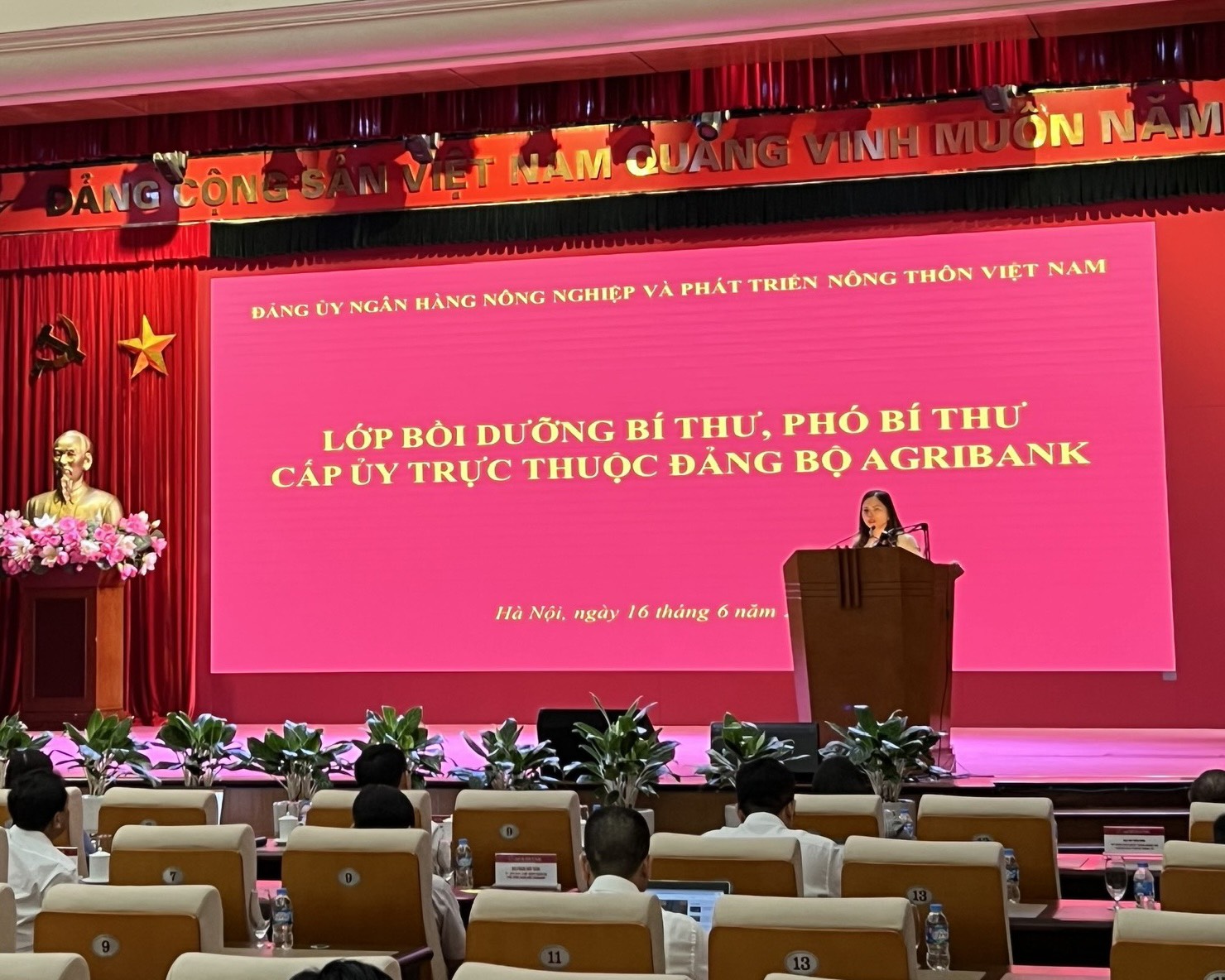 Đồng chí Nguyễn Thị Thảo - Ủy viên Ban Thường vụ, Thành viên HĐTV, Chủ nhiệm Ủy ban Nhân sự chỉ đạo Hội nghị.