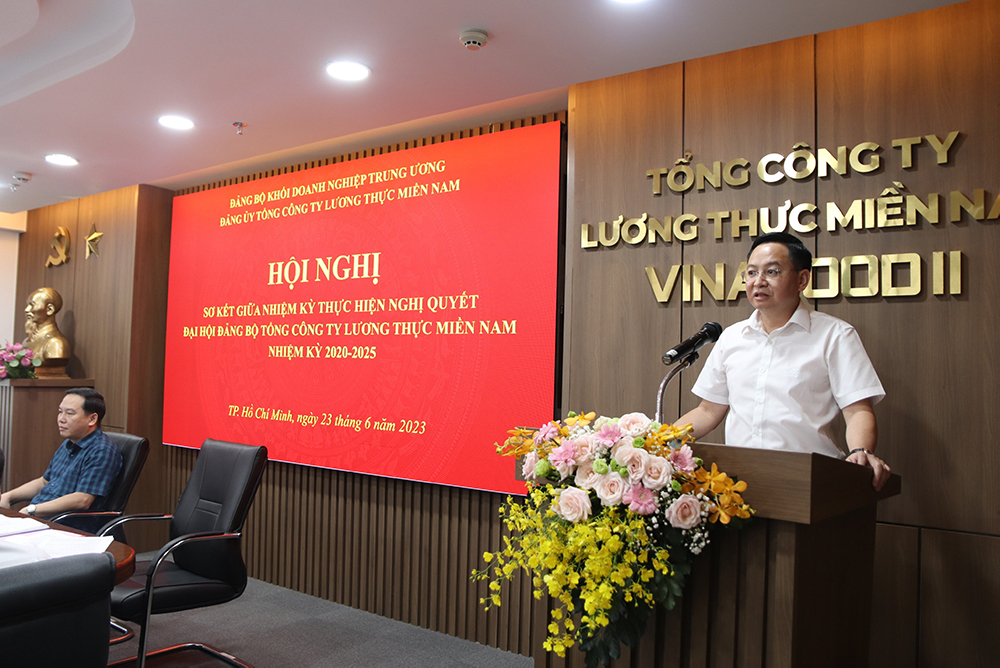 Đồng chí Nguyễn Huy Hưng, Bí thư Đảng ủy, Chủ tịch HĐQT chủ trì Hội nghị.