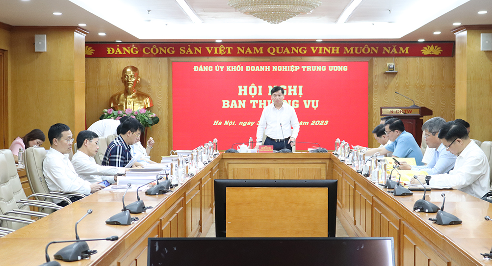 Đồng chí Nguyễn Long Hải - Ủy viên dự khuyết BCH Trung ương Đảng, Bí thư Đảng ủy Khối Doanh nghiệp Trung ương chủ trì Hội nghị.