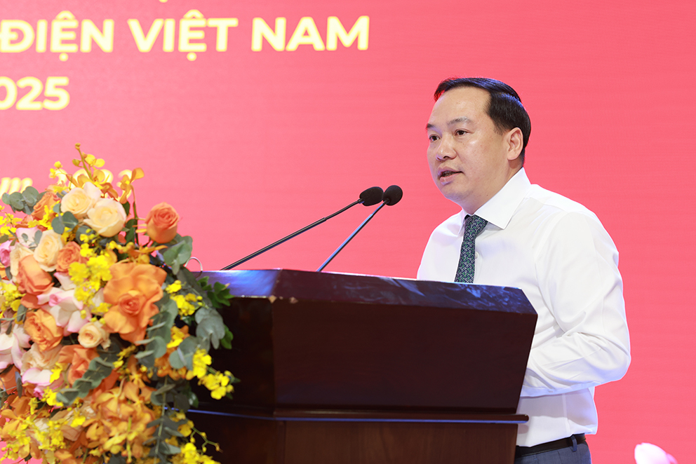 Đồng chí Hồ Xuân Trường, Phó Bí thư Đảng ủy Khối Doanh nghiệp Trung ương phát biểu tại Hội nghị.