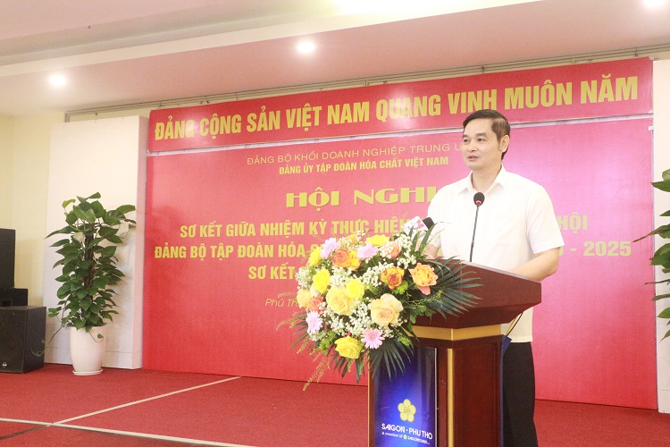 Đồng chí Phan Công Nam - Ủy viên Ban Thường vụ, Chủ nhiệm Ủy ban Kiểm tra Đảng ủy Khối Doanh nghiệp Trung ương phát biểu chỉ đạo Hội nghị.