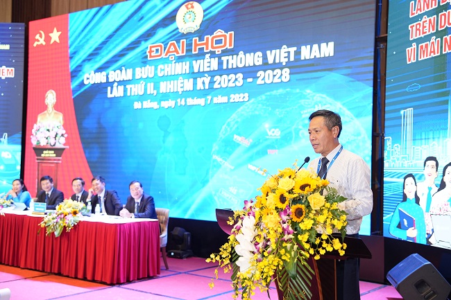 Chủ tịch HĐTV Tập đoàn VNPT Tô Dũng Thái phát biểu tại Đại hội.