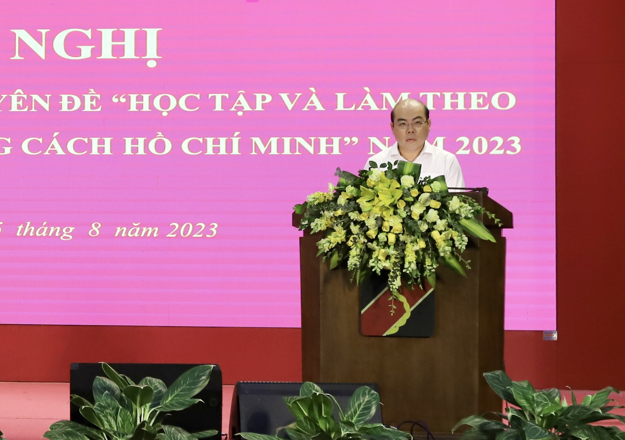 Đồng chí Trần Văn Thịnh - Phó Bí thư Thường trực Đảng ủy Agribank phát biểu chỉ đạo tại Hội nghị.