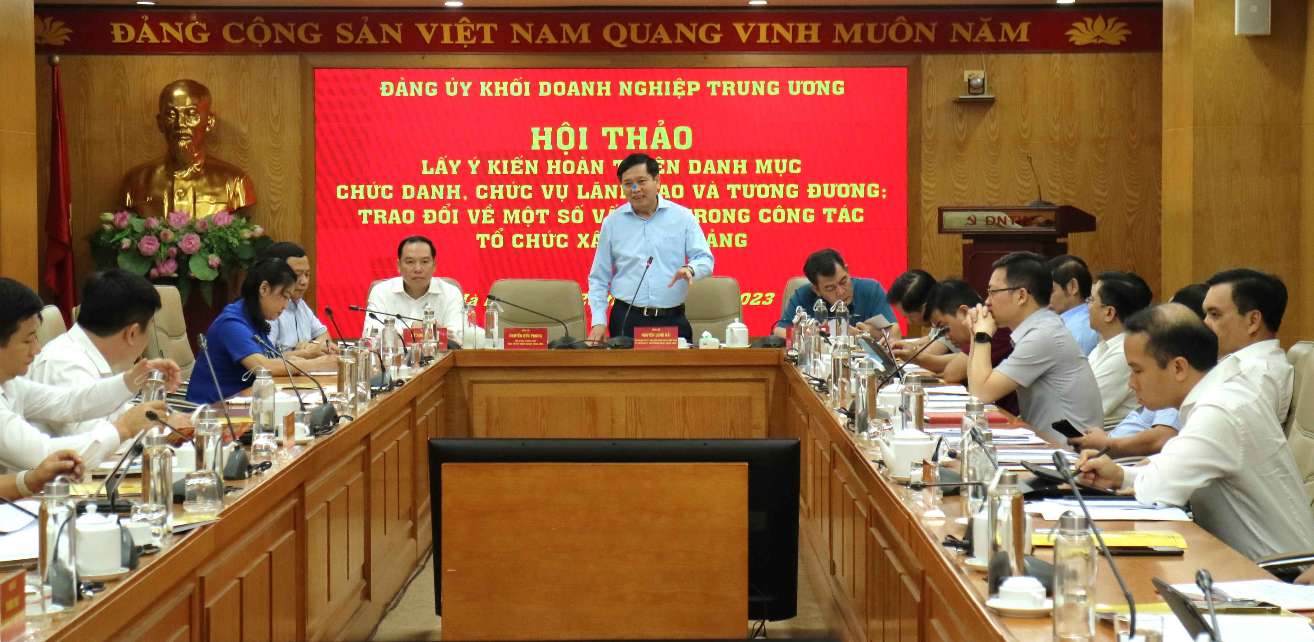 Đồng chí Nguyễn Long Hải, Ủy viên dự khuyết Trung ương Đảng, Bí thư Đảng ủy Khối phát biểu tại Hội thảo.