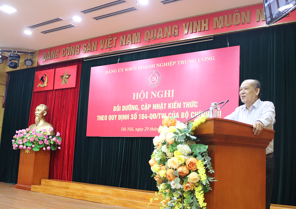 Đồng chí Nguyễn Đức Hà, chuyên gia cao cấp Học viện Chính trị quốc gia Hồ Chí Minh.
