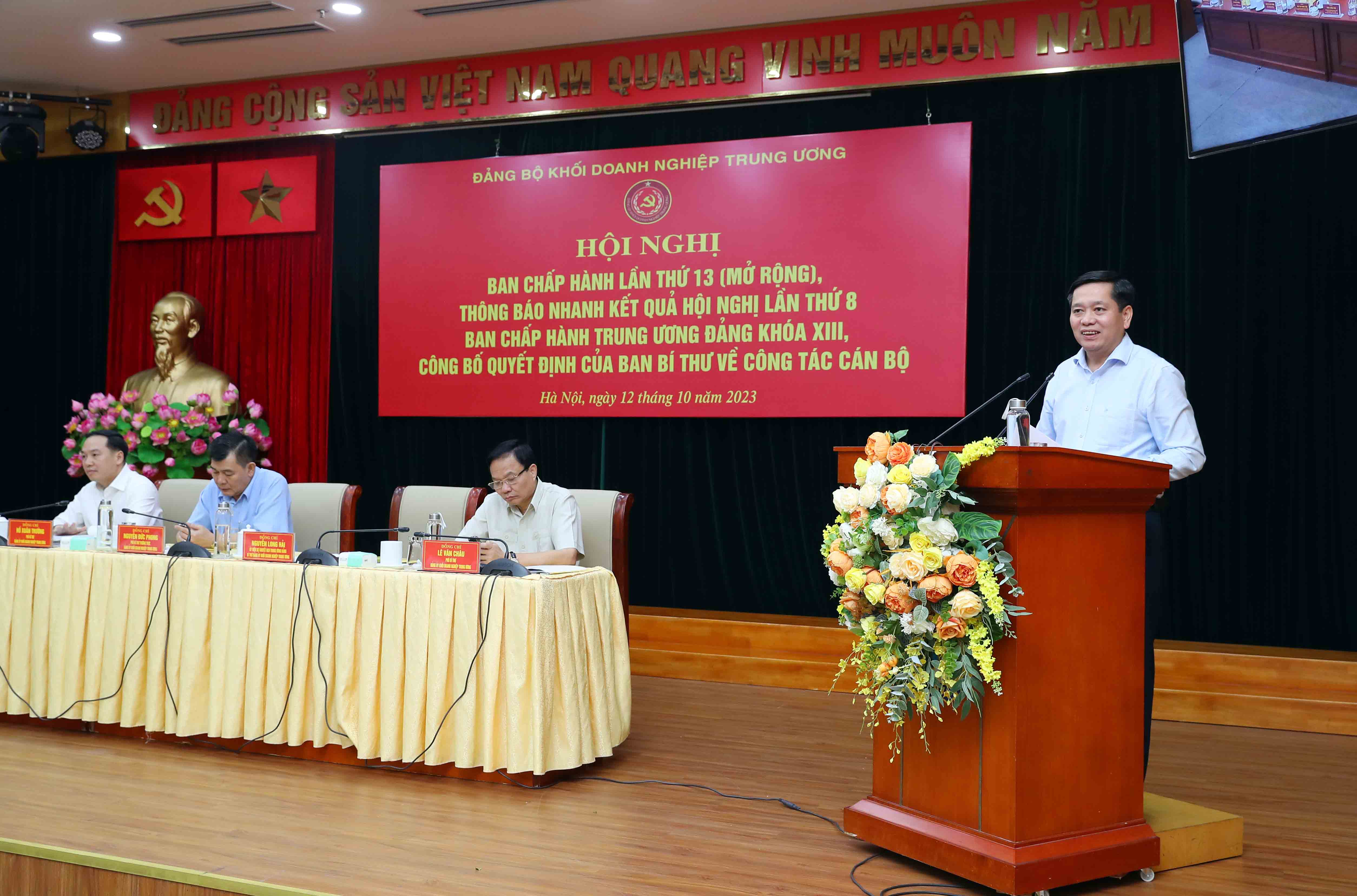 Đồng chí Nguyễn Long Hải, Ủy viên dự khuyết Ban Chấp hành Trung ương Đảng, Bí thư Đảng bộ Khối Doanh nghiệp Trung ương phát biểu. 