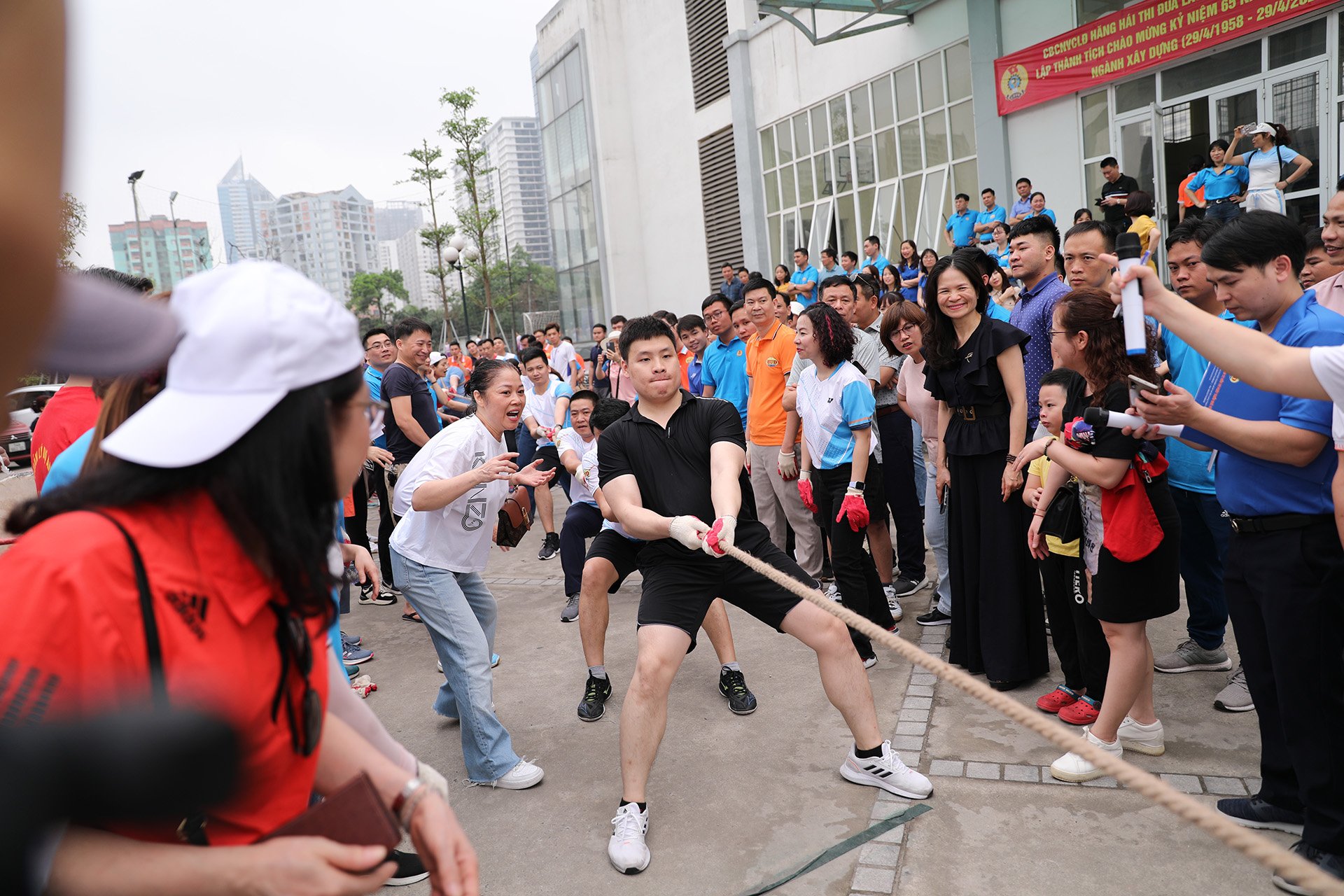 Không khí tưng bừng trong một Giải thể thao thường niên của HUD