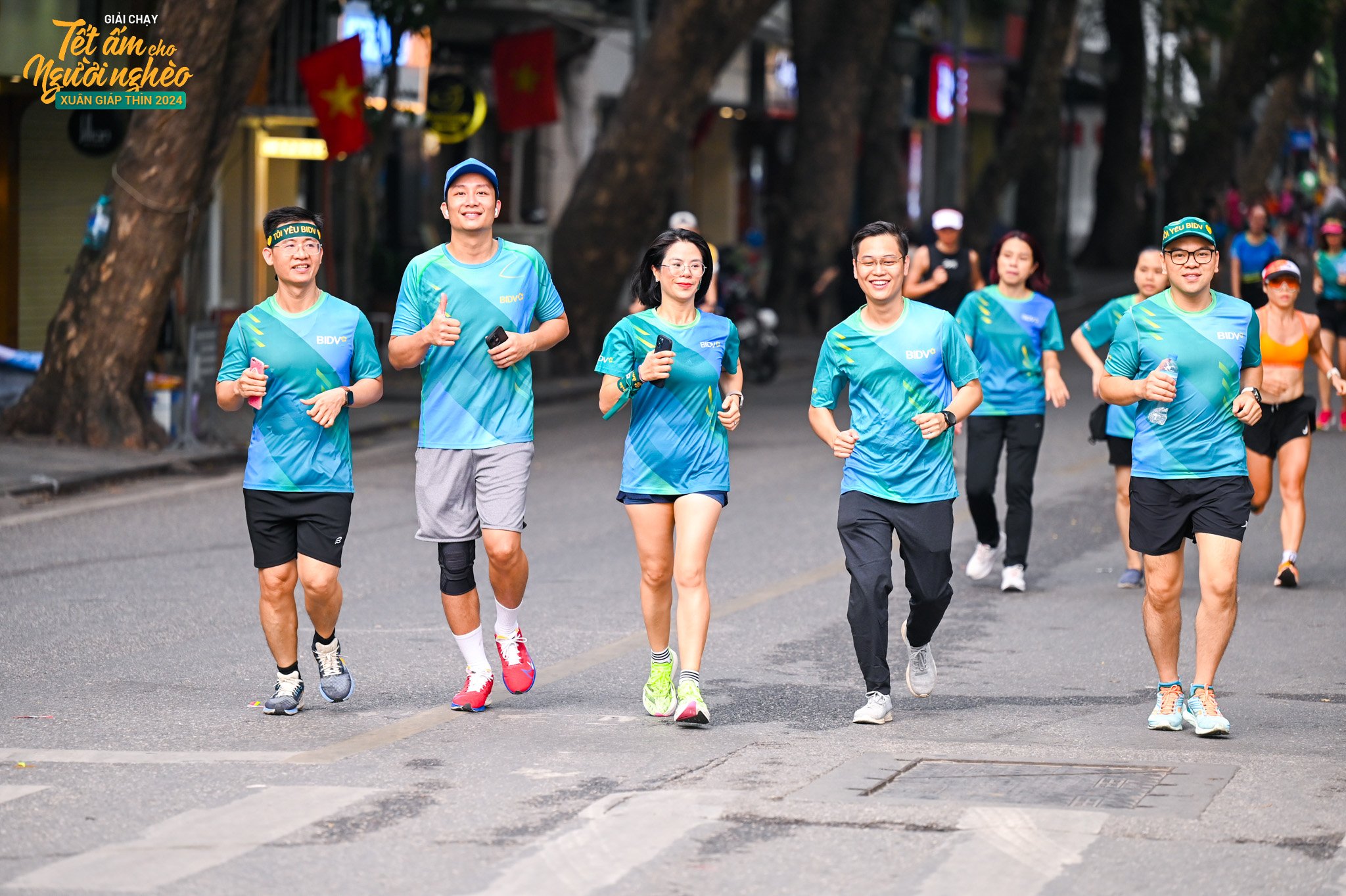 Giải chạy Tết ấm cho người nghèo Xuân Giáp Thìn thu hút gần 40 ngàn VĐV tham gia.
