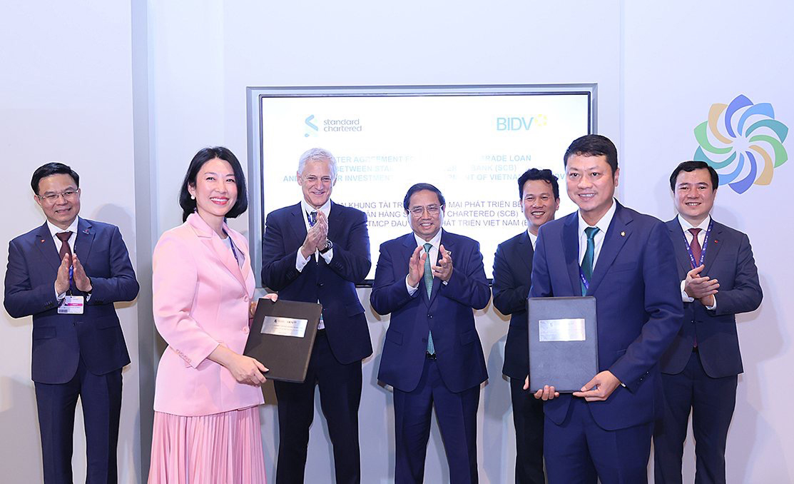 BIDV) đã trao văn bản hợp tác với Ngân hàng Phát triển Châu Á (ADB) và Ngân hàng Standard Chartered (SCB) về thúc đẩy các hoạt động tài trợ xanh, tài chính bền vững.