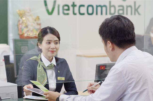 Giao dịch tại Ngân hàng Vietcombank.