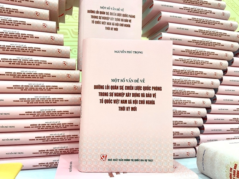 Cuốn sách “Một số vấn đề về đường lối quân sự, chiến lược quốc phòng trong sự nghiệp xây dựng và bảo vệ Tổ quốc Việt Nam xã hội chủ nghĩa thời kỳ mới”.